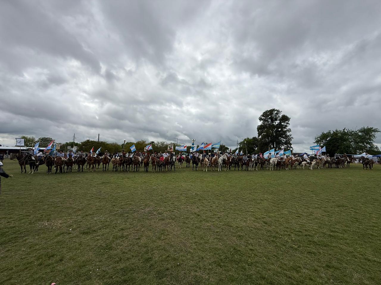 Formación completa de jinetes